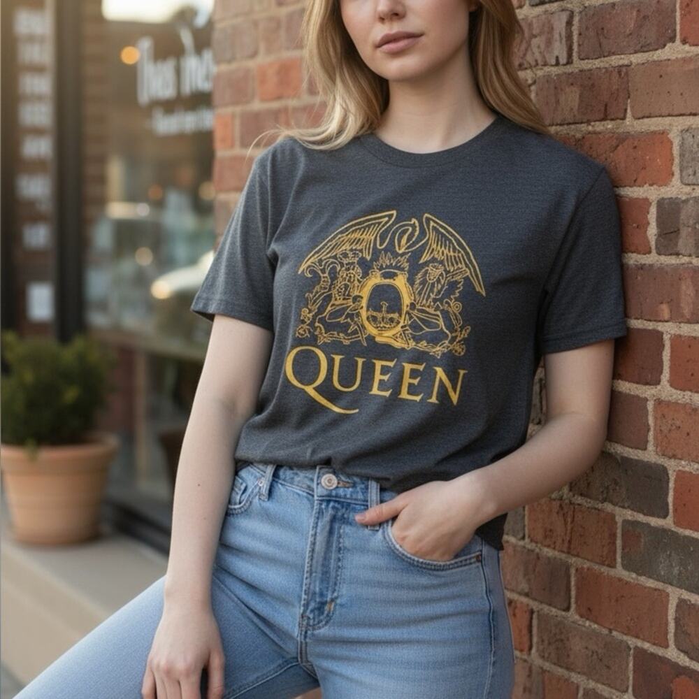 NWOT Gray with Gold Queen band tee